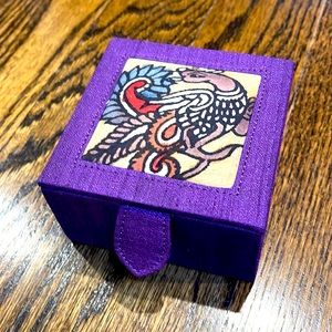 Silk jewelry box